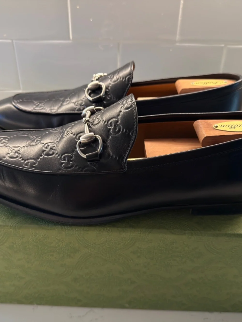 Men’s U.S. 10 Gucci Jordaan GG embossed silver horse bit loafers